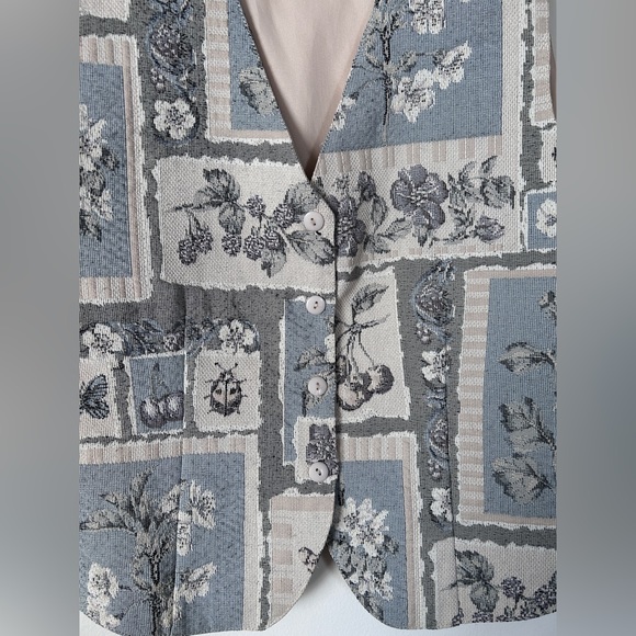 Vintage Lavender and Cream Cottagecore Vest - Picture 3 of 4